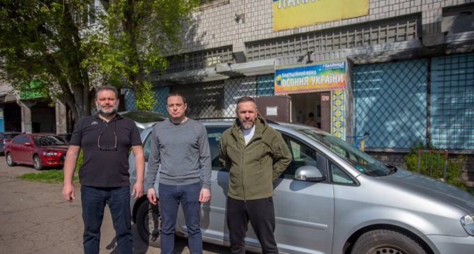 Камʼянське передало дизельний мінівен оборонцям Окремого батальйону ударних безпілотних авіаційних комплексів