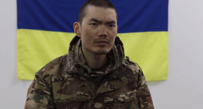 З’явилось відео допиту двох китайських полонених: які свідчення вони надали