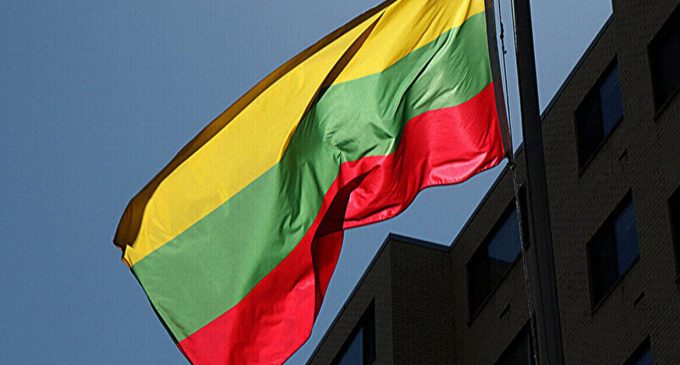 В Литві витягли з болота бронеавтомобіль, у якому можуть перебувати зниклі військові США