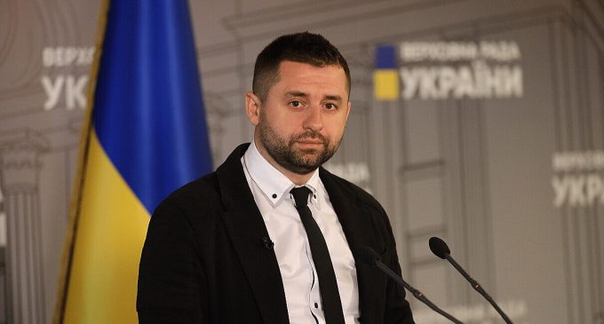 Арахамія назвав “космонавтами” нардепів, які не бажають продовжувати воєнний стан
