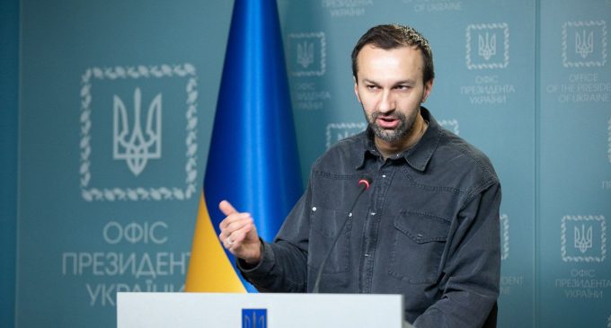 У Зеленського відреагували на чутки, що США “можуть визнати Крим російським”