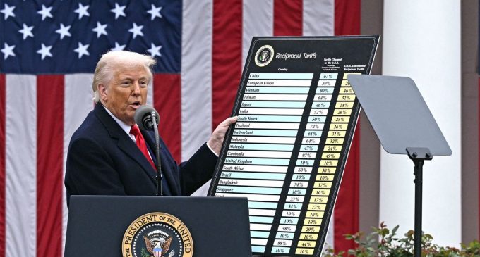Трамп зібрався призупинити тарифи на 90 днів? Білий дім відреагував на чутки