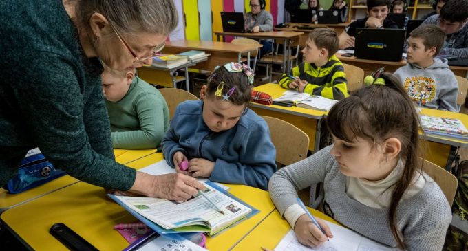 Освітня карта України: де найбільше шкіл і як змінилась кількість учнів