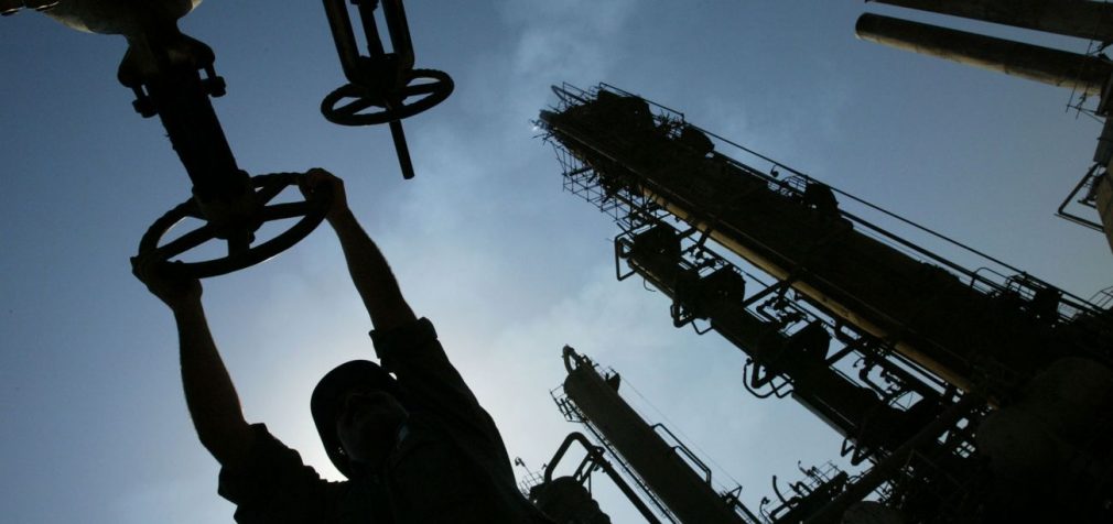 Ціни на нафту впали до рівня пандемії через торгову війну Китаю і США