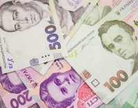 Працюючим пенсіонерам в Україні платять більше: які виплати у квітні