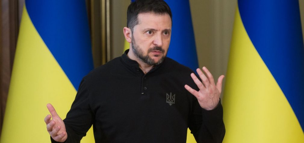 Зеленський пообіцяв помсту РФ за удар по Сумах: “Не залишимо в спокої цю сволоту”
