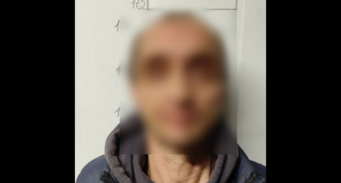 Знайшов чужу банківську картку та витратив кошти: слідчі Дніпра повідомили про підозру 44-річному чоловіку