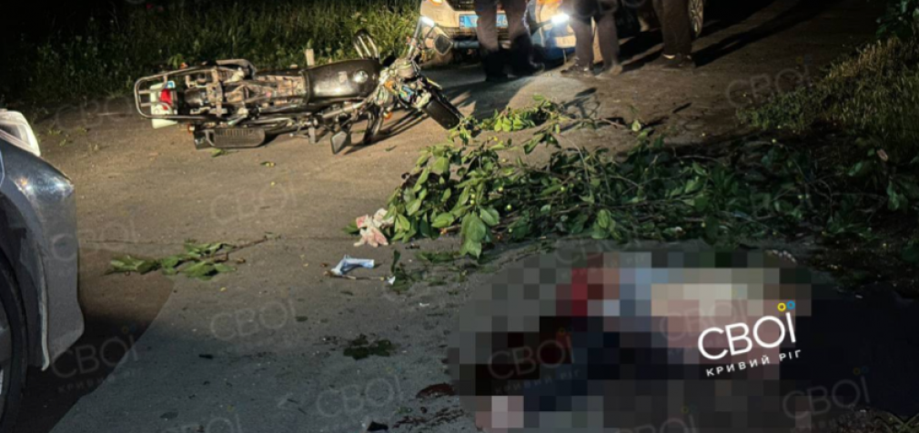 У Кривому Розі мотоцикліст врізався в стовп та загинув: подробиці ДТП