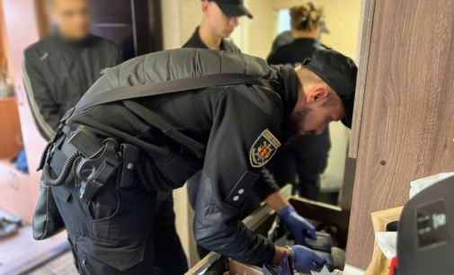 У Запорізькій області поліція вилучила в чоловіка зброю та понад 340 патронів