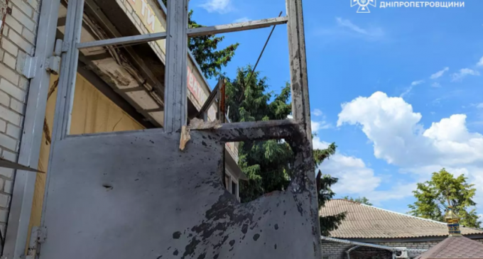 Нікополь: ворог прицільно вдарив по підрозділу ДСНС