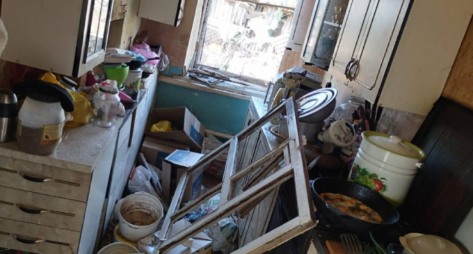 Внаслідок ворожого удару постраждала 47-річна жінка, 30 тварин загинули: безпекова ситуація в області станом на вечір 1 травня