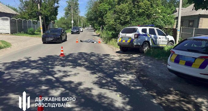 ДБР: У Дніпрі суддя на мотоциклі на смерть збив пішохода