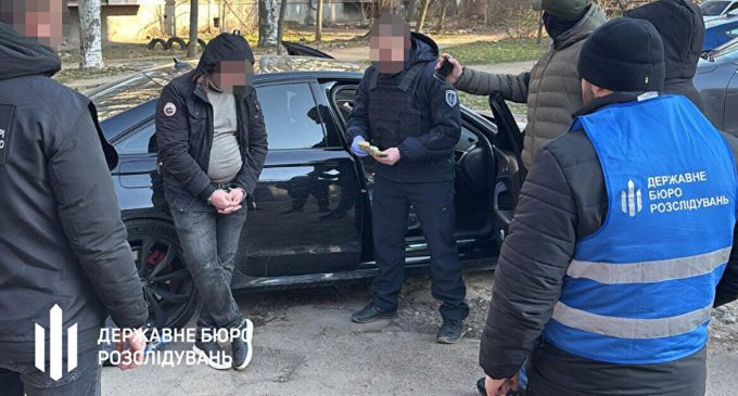 У Миколаєві судитимуть чоловіка за хабар за визволення мобілізованого