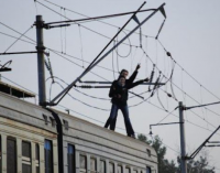 Ще троє підлітків у лікарні: «Укрзалізниця» попереджає про смертельну небезпеку «зачепінгу»