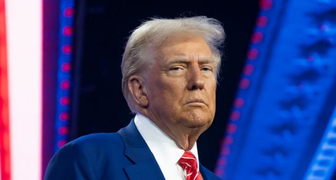 Трамп заявив, що переговори щодо України не зрушать з місця без його зустрічі з Путіним
