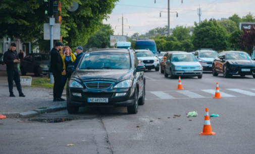 На проспекті Поля у Дніпрі SsangYong збив пішохода на переході