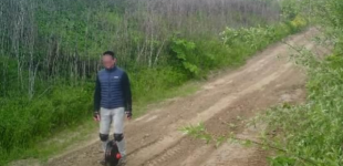 Намагався перетнути кордон зі Словаччиною на моноколесі: прикордонники затримали ще одного втікача