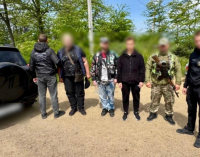 «Квиток» до Молдови за 11 тис. доларів: на Одещині затримали перевізника та групу втікачів