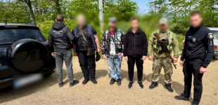 «Квиток» до Молдови за 11 тис. доларів: на Одещині затримали перевізника та групу втікачів