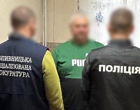 Правоохоронці викрили групу військових, які заробляли на бойових виплатах