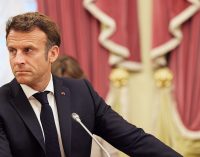 У мережі обговорюють відео з “ляпасом” Макрону від його дружини