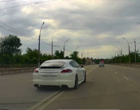 Водія Porsche, який порушив ПДР у Кривому Розі, розшукали через соцмережі: подробиці
