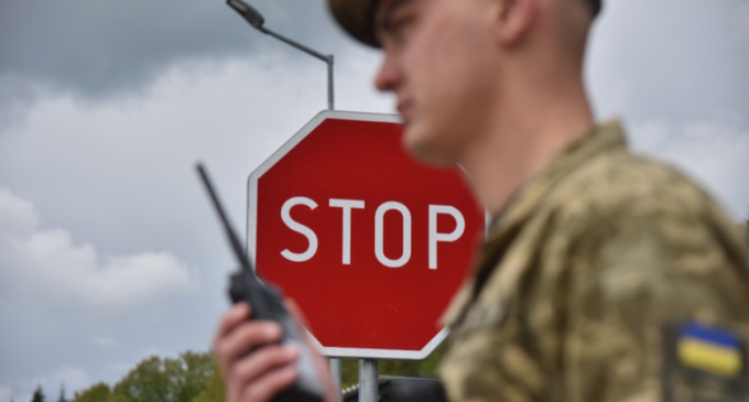 Фальшиве батьківство: прикордонники викрили чоловіків із підробленими свідоцтвами про народження дітей