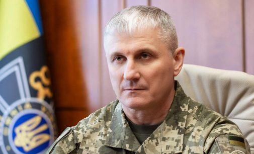 Зовнішня розвідка: Китай постачає спецхімію, порох і верстати на військові заводи РФ