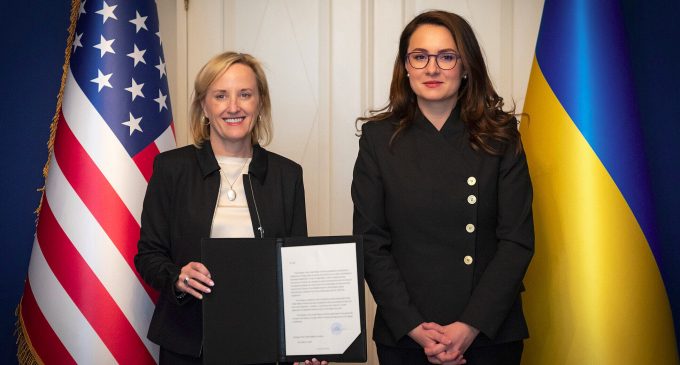 Україна та США офіційно запустили фонд відновлення за “угодою про надра”