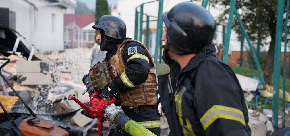 Окупанти вдарили балістикою по фермі у Миколаївській області: є поранені і жертва