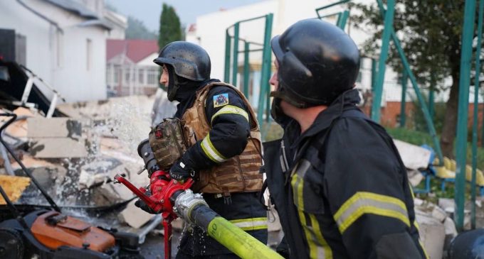 Окупанти вдарили балістикою по фермі у Миколаївській області: є поранені і жертва