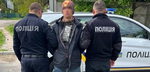 У Чернігові затримали чоловіка, який погрожував ножем співробітникам ТЦК