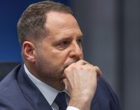 Politico: Єрмак дає готові рішення Зеленському та прагне визнання