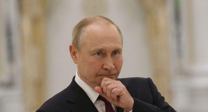 Припинення вогню в Україні вже діє? У РФ кажуть про початок “триденного перемир’я” Путіна