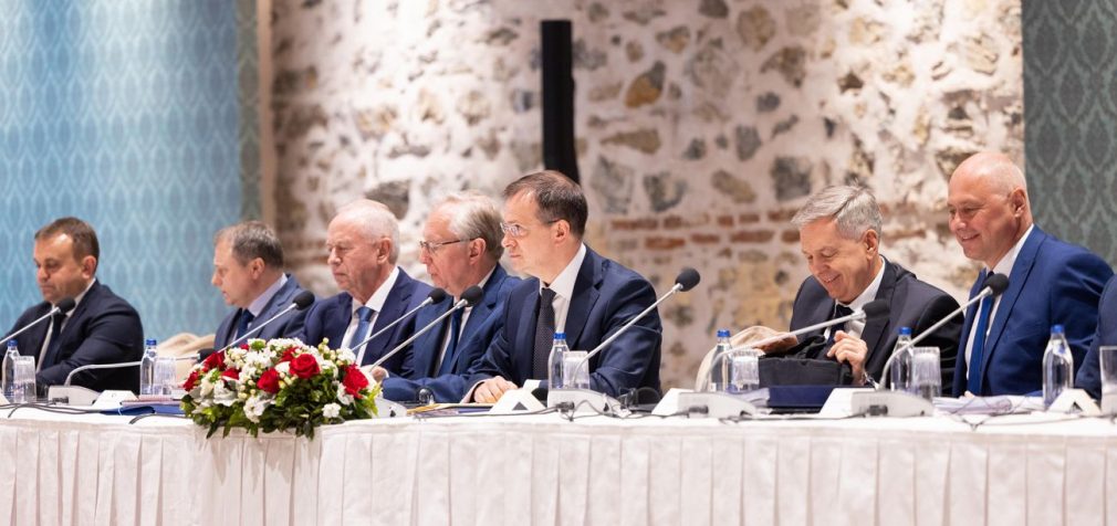 РФ вимагає регіони й нейтралітет, Україна – припинення вогню: деталі переговорів у Стамбулі
