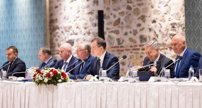 РФ вимагає регіони й нейтралітет, Україна – припинення вогню: деталі переговорів у Стамбулі