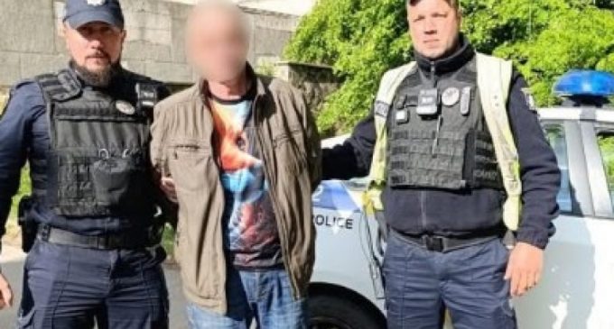 Скоїв злочин – відповідатимеш: криворізькі патрульні по «гарячих слідах» затримали ймовірного грабіжника