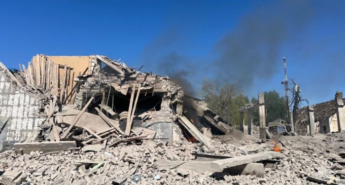 РФ завдала прямого удару авіабомбою по рятувальній частині у Куп’янську (фото)