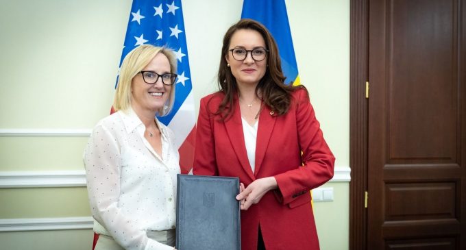 Угода про надра. Україна і США підписали ключові документи