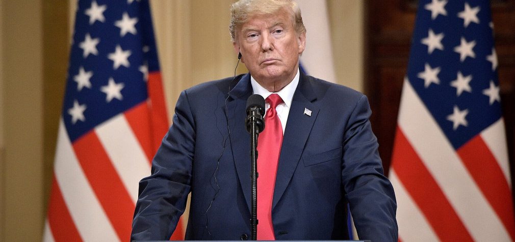 Трампа погрожує ЄС 50% митами: FT дізналося, які ключові галузі постраждають найбільше