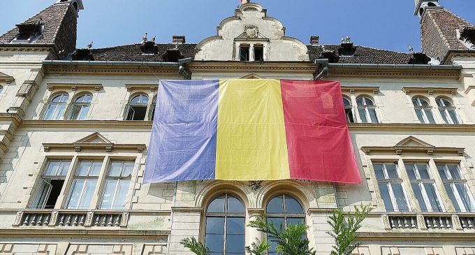 Вибори у Румунії: ліберальний кандидат в опитуванні випереджає ультраправого Сіміона