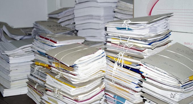 Росіяни під час окупації вивезли з Херсона майже 360 тисяч архівних документів