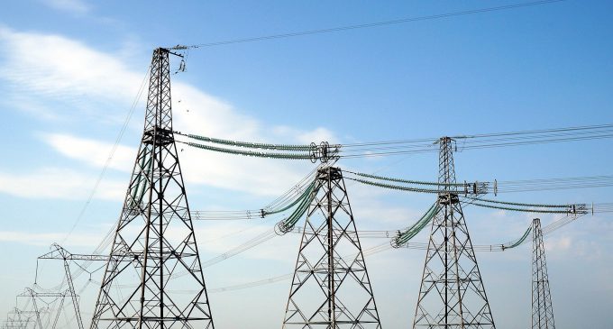 В Україні знижується споживання електрики, знеструмлено 20 населених пунктів