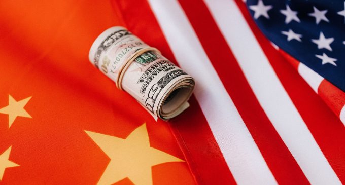 Адміністрація Трампа розглядає істотне зниження мит для Китаю – Bloomberg