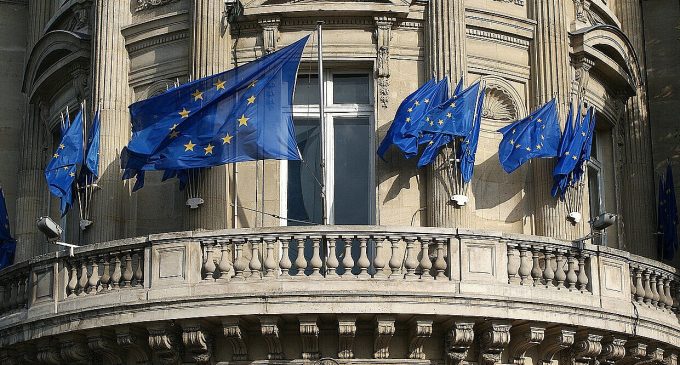 ЄС може контролювати над рух капіталу та застосувати мита проти РФ у разі вето Угорщини – FT