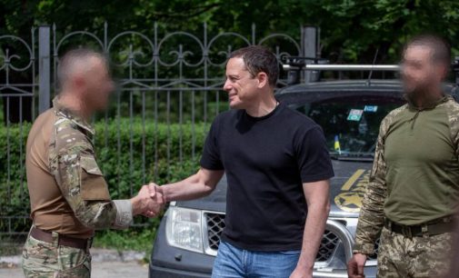 Камʼянське передало чергову автівку військовим на Сумському напрямку