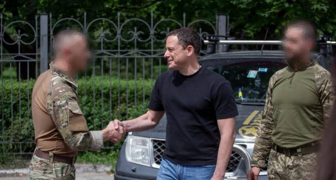 Камʼянське передало чергову автівку військовим на Сумському напрямку