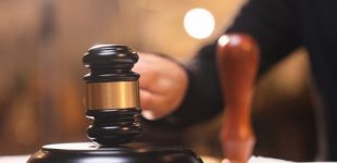 Заволоділи пенсіями та грошовими переказами: у Запоріжжі до реального покарання засуджено керівницю поштового відділення
