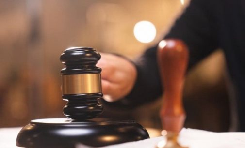 Заволоділи пенсіями та грошовими переказами: у Запоріжжі до реального покарання засуджено керівницю поштового відділення