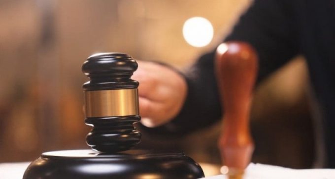 Заволоділи пенсіями та грошовими переказами: у Запоріжжі до реального покарання засуджено керівницю поштового відділення